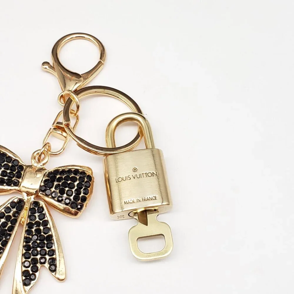 LV Gold Padlock & Key 🔒 Authentic Louis Vuitton Bag Unbranded Ribbon Charm